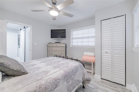 House in New Port Richey, Florida 2 bedrooms, 112.97 sq.m. № 1625555 - photo 12