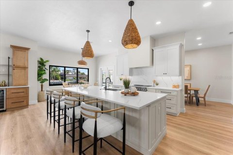 Casa en venta en Saint Petersburg, Florida, 4 dormitorios, 271 m2 № 2223683 - foto 10