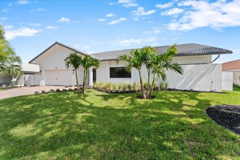 Casa en venta en Saint Petersburg, Florida, 4 dormitorios, 271 m2 № 2223683 - foto 2