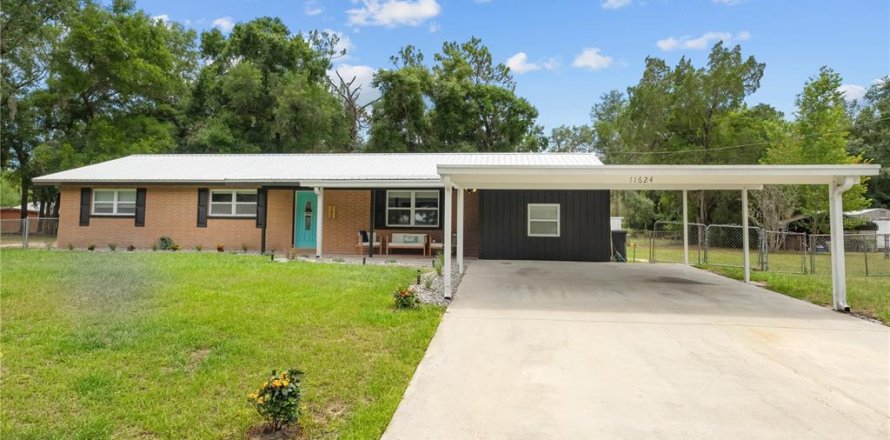 House in Dunnellon, Florida 3 bedrooms, 152.36 sq.m. № 1853676