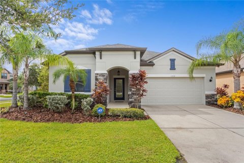 House in Tampa, Florida 4 bedrooms, 217.58 sq.m. № 1916302 - photo 1