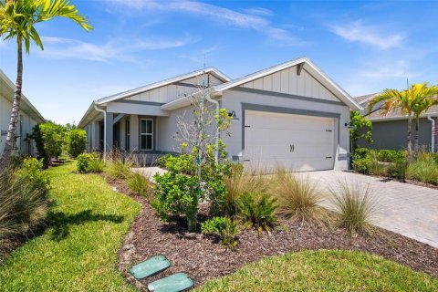House in Punta Gorda, Florida 4 bedrooms, 146.79 sq.m. № 2196971 - photo 2