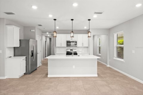 House in Punta Gorda, Florida 4 bedrooms, 146.79 sq.m. № 2196971 - photo 3