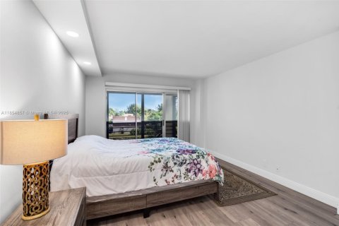 Condo in Lake Worth, Florida, 2 bedrooms  № 1875026 - photo 18