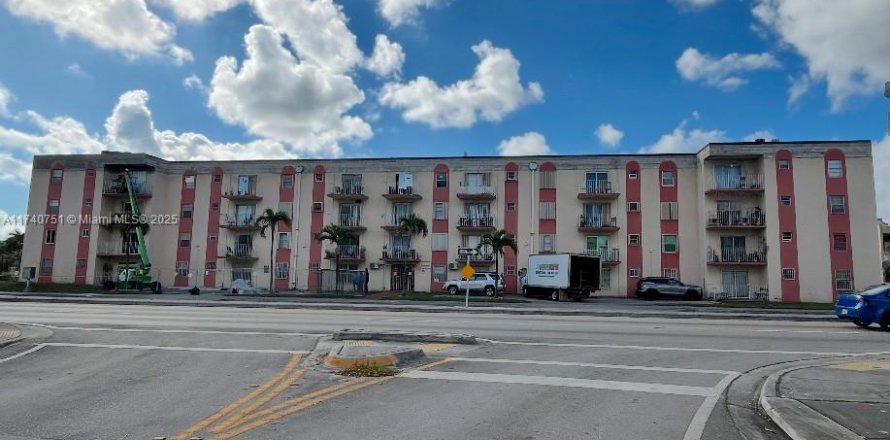 Condominio en Miami, Florida, 2 dormitorios № 1709892