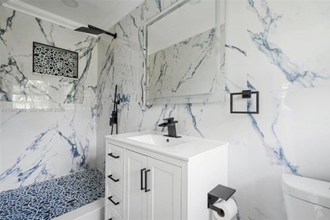 House in Wilton Manors, Florida 3 bedrooms, 115.94 sq.m. № 2003486 - photo 10