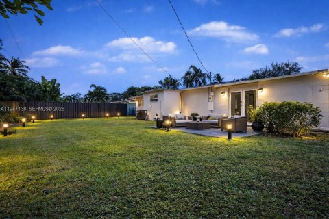 House in Wilton Manors, Florida 3 bedrooms, 115.94 sq.m. № 2003486 - photo 15