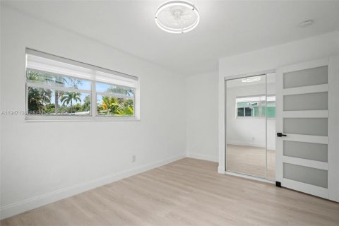 House in Wilton Manors, Florida 3 bedrooms, 115.94 sq.m. № 2003486 - photo 9