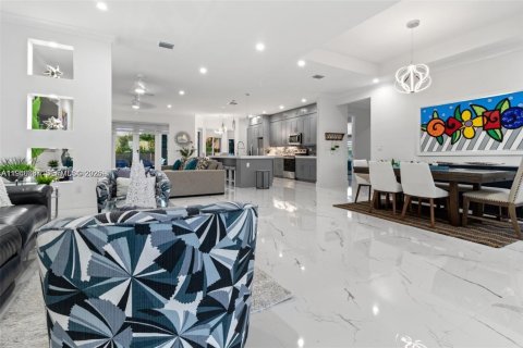 Casa en venta en Homestead, Florida, 5 dormitorios, 265.98 m2 № 2002932 - foto 5