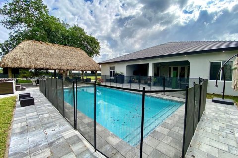 Casa en venta en Homestead, Florida, 5 dormitorios, 265.98 m2 № 2002932 - foto 30