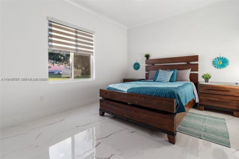 Casa en venta en Homestead, Florida, 5 dormitorios, 265.98 m2 № 2002932 - foto 22