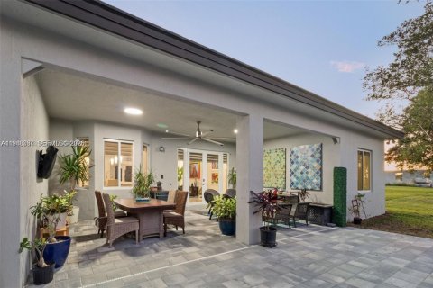 Casa en venta en Homestead, Florida, 5 dormitorios, 265.98 m2 № 2002932 - foto 25