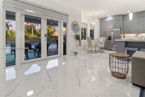 Casa en venta en Homestead, Florida, 5 dormitorios, 265.98 m2 № 2002932 - foto 4