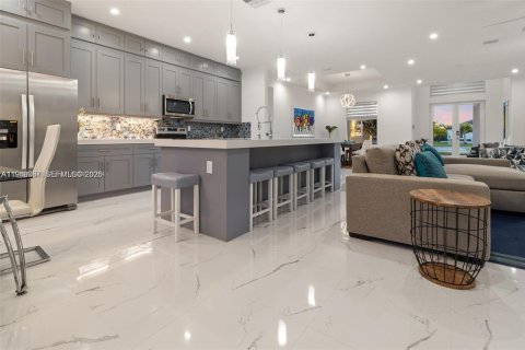 Casa en venta en Homestead, Florida, 5 dormitorios, 265.98 m2 № 2002932 - foto 12