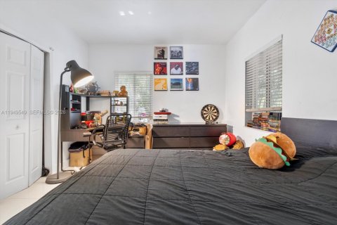 Villa ou maison à vendre à North Miami, Floride: 3 chambres, 181.53 m2 № 2005000 - photo 13