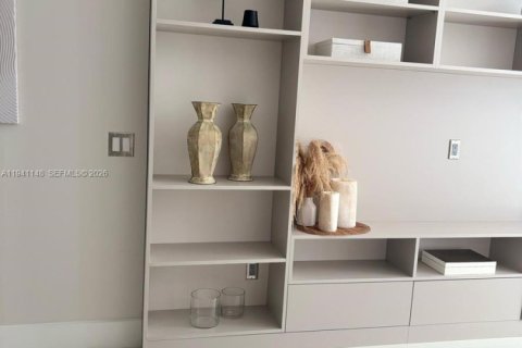 Casa en venta en Miami, Florida, 1 dormitorio, 64.66 m2 № 1999886 - foto 12