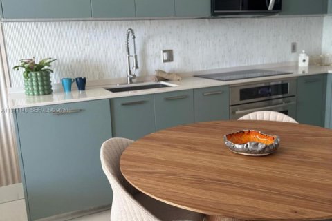 Casa en venta en Miami, Florida, 1 dormitorio, 64.66 m2 № 1999886 - foto 6