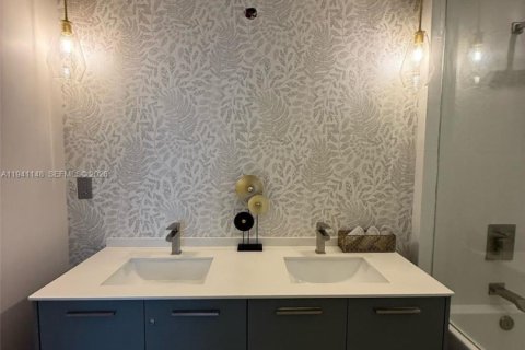 Casa en venta en Miami, Florida, 1 dormitorio, 64.66 m2 № 1999886 - foto 11