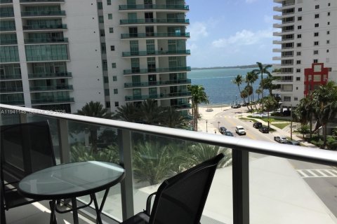 Casa en venta en Miami, Florida, 1 dormitorio, 64.66 m2 № 1999886 - foto 13