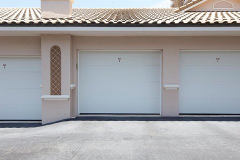 Copropriété à vendre à Hutchinson Island South, Floride: 3 chambres, 256.32 m2 № 2188456 - photo 6