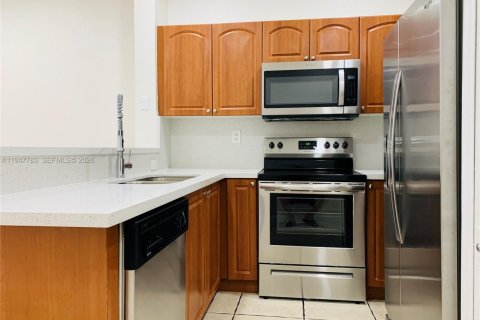 Снять в аренду кондоминиум в Хайалиа, Флорида 2 спальни, 95.69м2, № 2003874 - фото 3