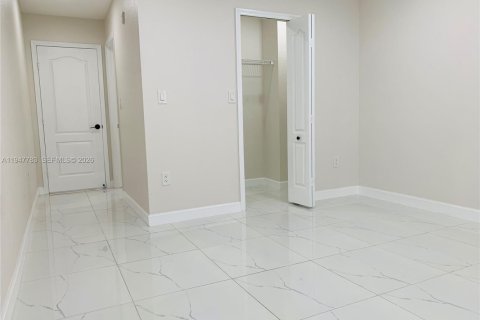 Снять в аренду кондоминиум в Хайалиа, Флорида 2 спальни, 95.69м2, № 2003874 - фото 8