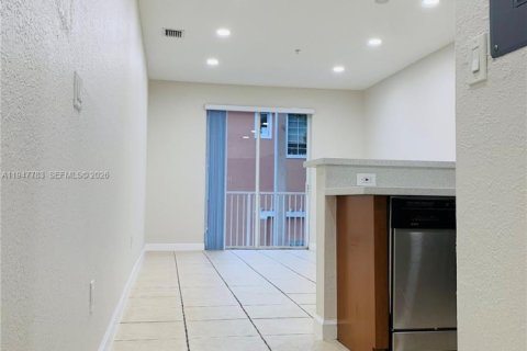 Снять в аренду кондоминиум в Хайалиа, Флорида 2 спальни, 95.69м2, № 2003874 - фото 2