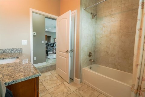 House in Wimauma, Florida 3 bedrooms, 237.27 sq.m. № 1845070 - photo 25