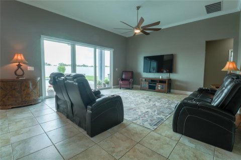 House in Wimauma, Florida 3 bedrooms, 237.27 sq.m. № 1845070 - photo 12