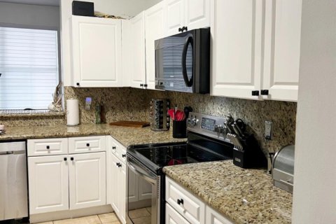 Casa en alquiler en Miami, Florida, 5 dormitorios, 241.36 m2 № 1959423 - foto 11