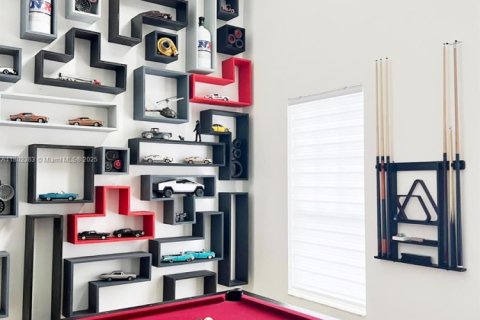 Casa en alquiler en Miami, Florida, 5 dormitorios, 241.36 m2 № 1959423 - foto 8