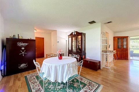 Villa ou maison à vendre à Tavares, Floride: 3 chambres, 176.42 m2 № 2306029 - photo 9