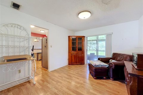 Villa ou maison à vendre à Tavares, Floride: 3 chambres, 176.42 m2 № 2306029 - photo 10