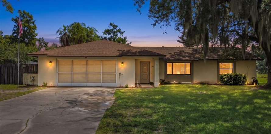 Villa ou maison à Tavares, Floride 3 chambres, 176.42 m2 № 2306029