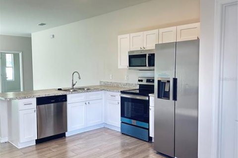 Apartamento en alquiler en Orlando, Florida, 3 dormitorios, 115.2 m2 № 1916880 - foto 4