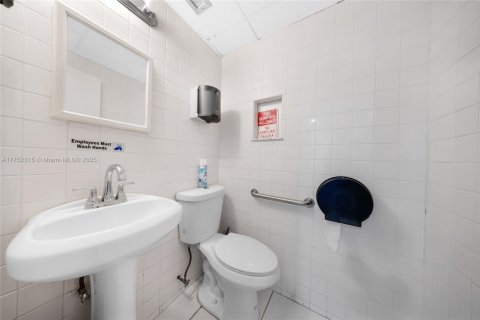 Commercial property in Miami, Florida № 1859960 - photo 23