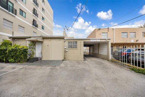Commercial property in Miami, Florida № 1859960 - photo 19