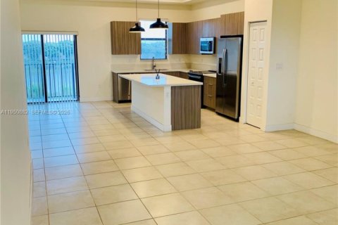 Condominio en venta en Doral, Florida, 3 dormitorios, 124.95 m2 № 2007058 - foto 19