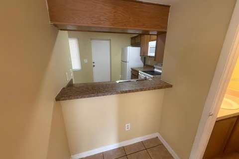Touwnhouse à louer à Winter Springs, Floride: 2 chambres, 86.4 m2 № 2096029 - photo 3