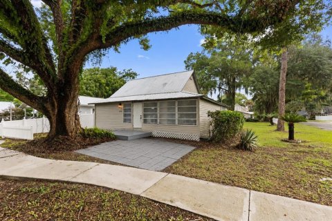 House in Zephyrhills, Florida 3 bedrooms, 129.13 sq.m. № 2289571