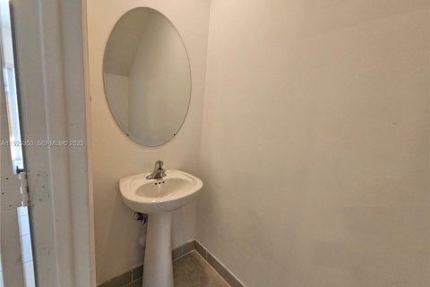 Купить таунхаус в Хомстед, Флорида 3 спальни, 129.41м2, № 1983888 - фото 12