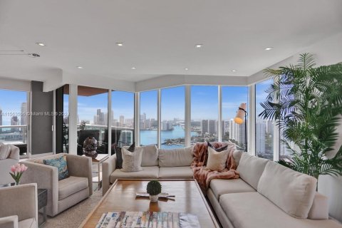 Copropriété à vendre à Aventura, Floride: 4 chambres, 379.04 m2 № 1098530 - photo 2