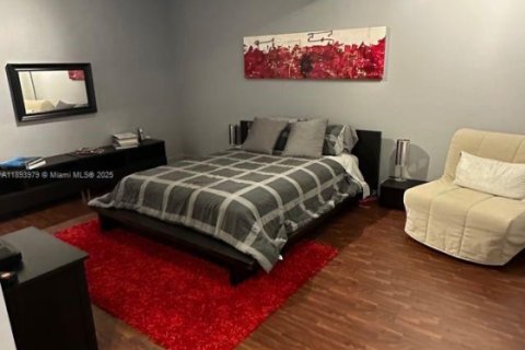 Condominio en alquiler en Miami, Florida, 1 dormitorio, 131.09 m2 № 1945705 - foto 11