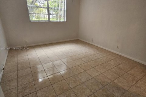 Condo in Lauderdale Lakes, Florida, 2 bedrooms  № 2076260 - photo 7