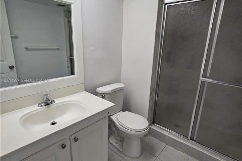 Condo in Lauderdale Lakes, Florida, 2 bedrooms  № 2076260 - photo 9