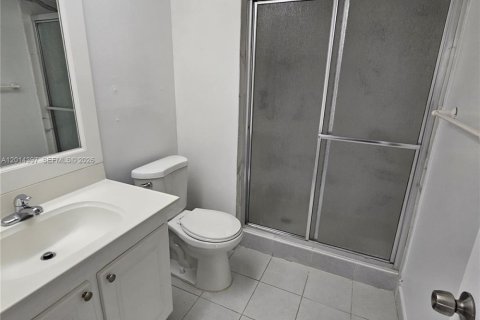 Condo in Lauderdale Lakes, Florida, 2 bedrooms  № 2076260 - photo 16