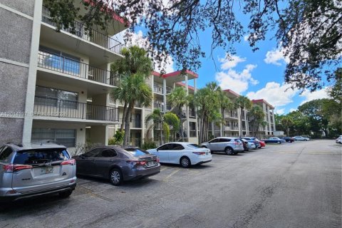 Condo in Lauderdale Lakes, Florida, 2 bedrooms  № 2076260 - photo 20