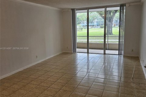 Condo in Lauderdale Lakes, Florida, 2 bedrooms  № 2076260 - photo 6
