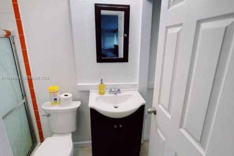 Villa ou maison à louer à Miami, Floride: 3 chambres, 155.89 m2 № 2152773 - photo 14