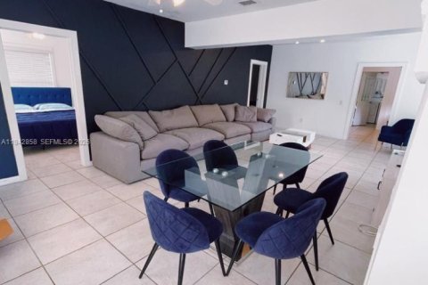 Villa ou maison à louer à Miami, Floride: 3 chambres, 155.89 m2 № 2152773 - photo 6